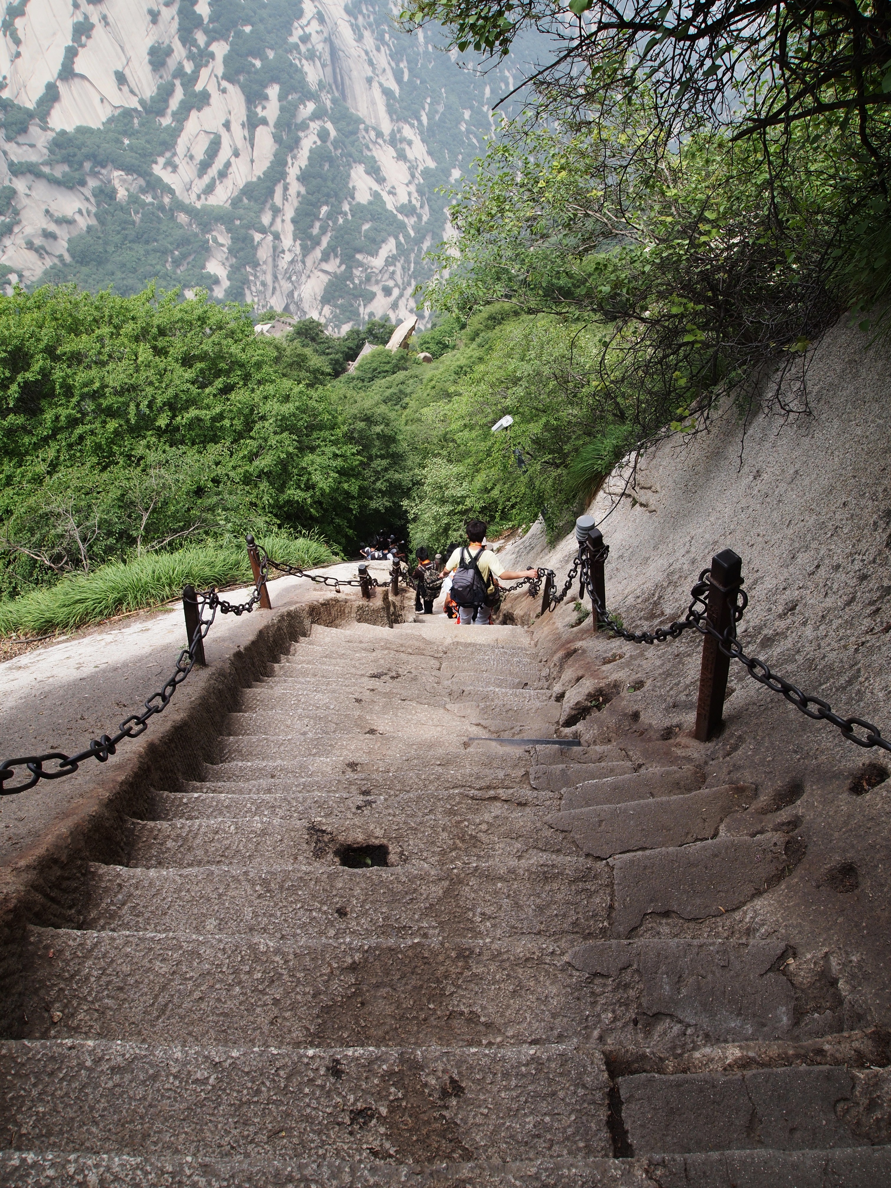 Тропою истины. Горная тропа Хуашань. Лестница горы Хуаншань. Небесная лестница на гору Хуашань,. Лестница в Хуа Шан Китай.